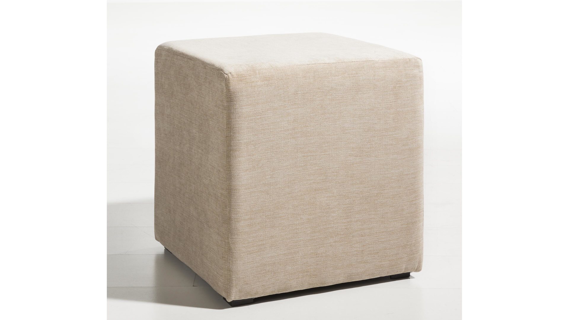 quadratischer KAWOO Polsterhocker Torino Sitzmöbel, bisquitfarbener Stoffbezug Matrix 3 ca. 40 x 40 cm quadratischer KAWOO Polsterhocker Torino Sitzmöbel, bisquitfarbener Stoffbezug Matrix 3 ca. 40 x 40 cm