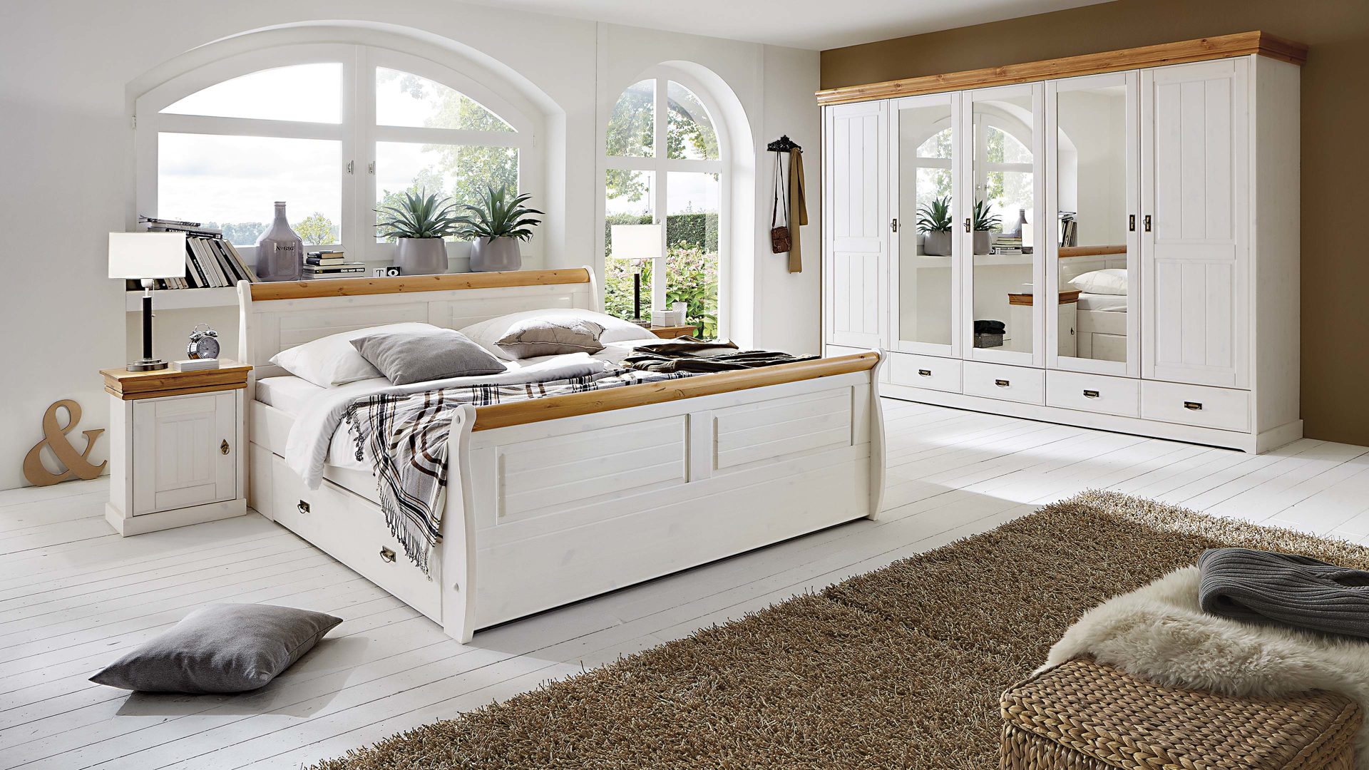 11S frankenmöbel Schlafzimmer im nordischen Landhaus-Stil mit Kleiderschrank  , weißes & honigfarbenes Kiefernholz - vierteilig