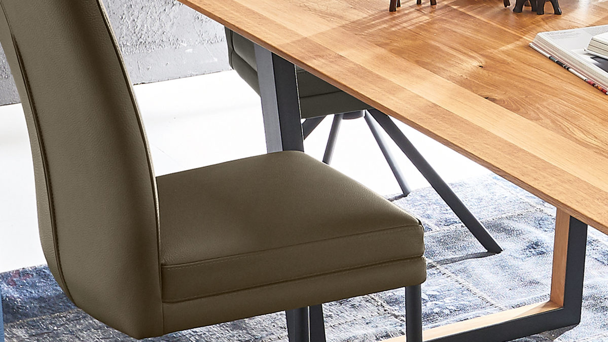 Schwingstuhl laVie aus Leder in Dunkelgrün laVie Schwingstuhl bzw. Freischwinger Color-Line olivgrünes Leder Napoli 985 & schwarzes Eisen