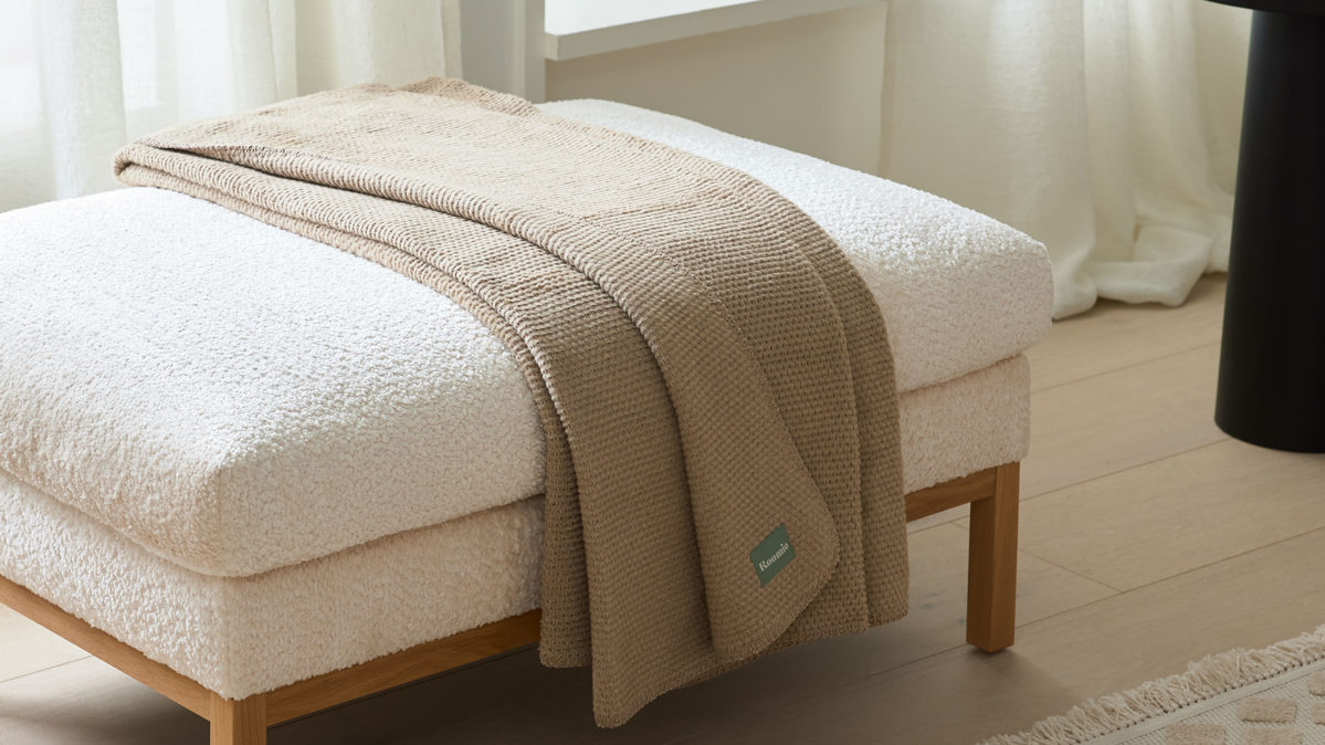 Wohndecke Roomio® aus Stoff in Hellbraun Roomio® No. 9412 - Wohndecke taupefarbenes Mischgewebe - ca. 150 x 200 cm