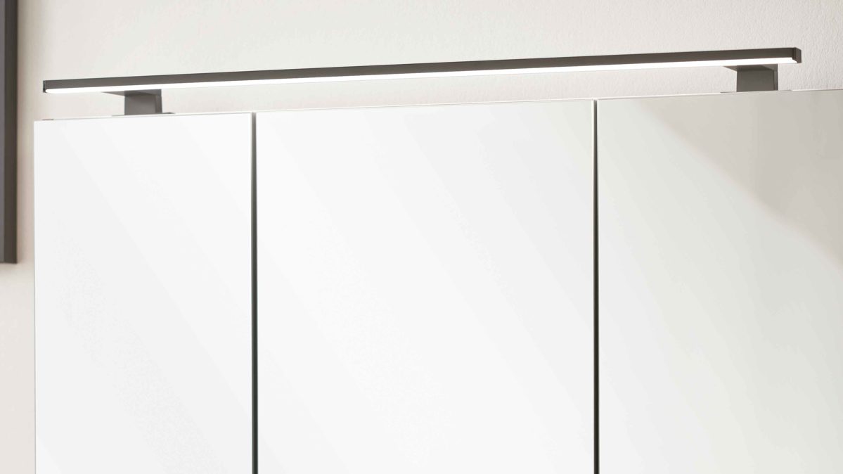 Aufbauleuchte Interliving aus Metall in Schwarz Interliving Bad Serie 3702 - Aufsatzlampe 7751 Mattschwarz - Länge ca. 90 cm