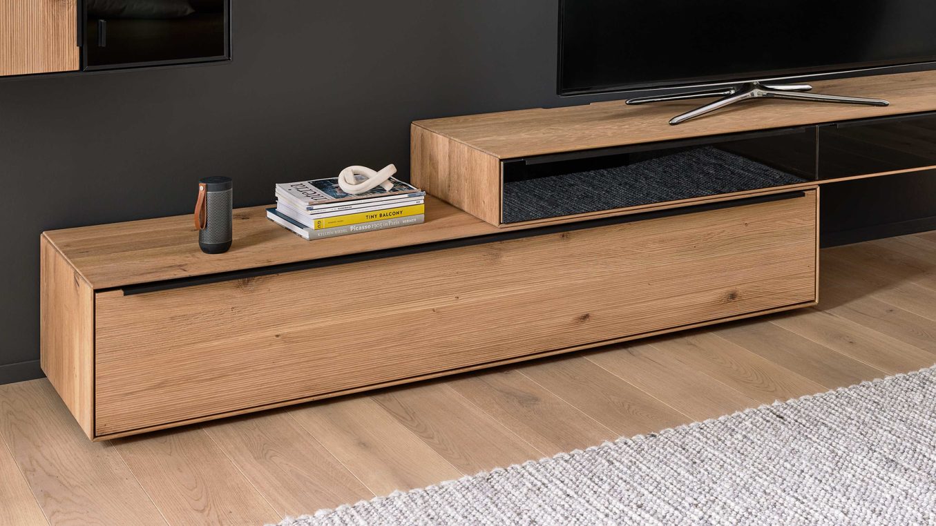 Lowboard Interliving aus Holz in Holzfarben Interliving Wohnzimmer Serie 2033 - Lowboard 126605 Asteiche - eine Klapptür, Länge ca. 182 cm