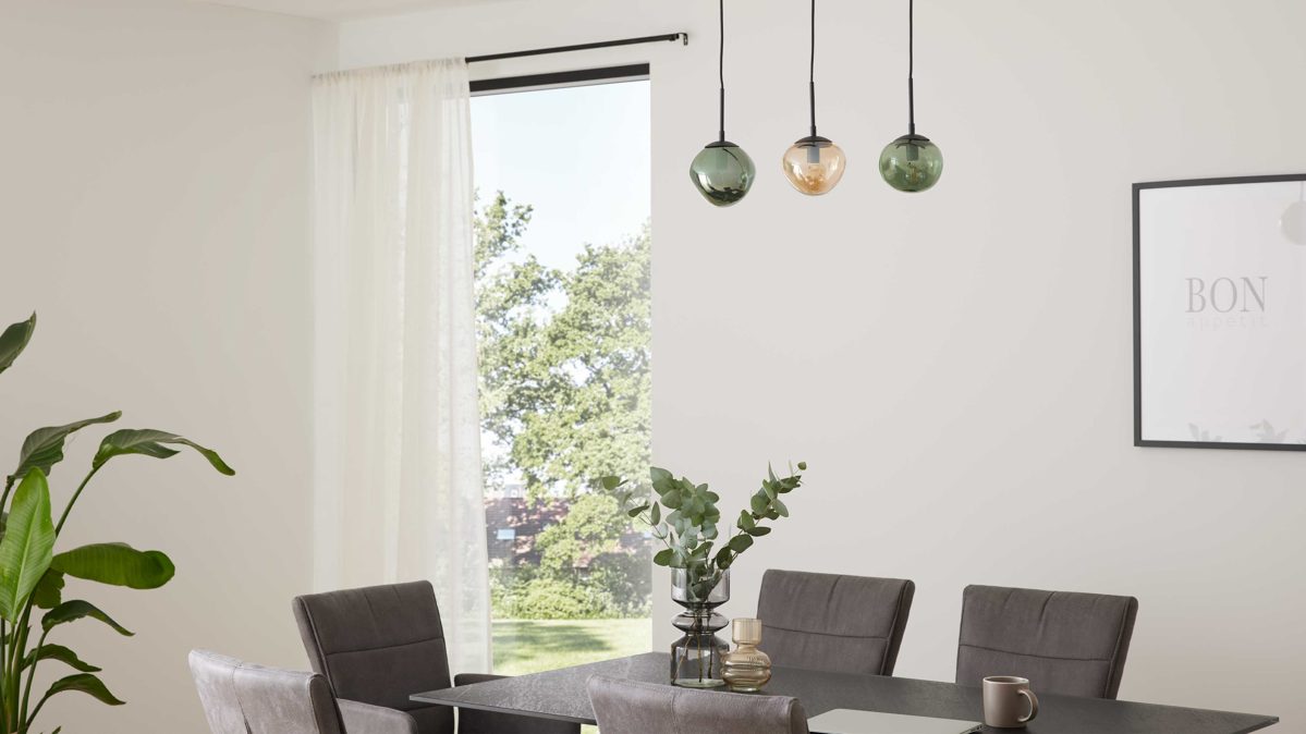 Pendelleuchte Interliving aus Glas in Mehrfarbig Interliving Leuchten Serie 9350 - Hängelampe Glas in Amber, Grün & Rauch - drei Lampenschirme