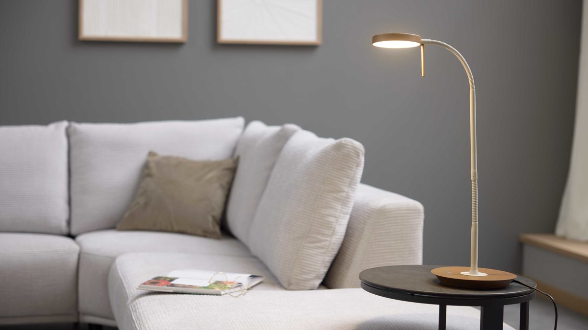 Tischleuchte Interliving aus Metall in Hellgrau Interliving Leuchten Serie 9352 - Tischlampe, auch als Schreibtischleuchte warmgraues & kaffeefarbenes Metall - Höhe ca. 57 cm