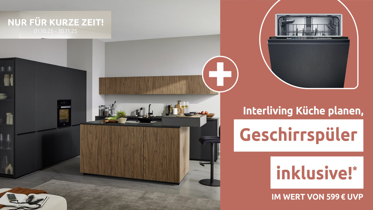 Einbauküche Interliving aus Holz in Schwarz Interliving Küche Serie 3076 mit Miele-Einbaugeräten Mattschwarz & Stripe Wood Choco - dreizeilig