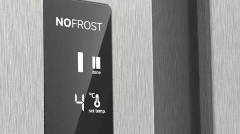 Einbauküche Interliving aus Holz in Weiß Interliving Küche Serie 3090 mit gorenje-Einbaugeräten Magnolia – zweizeilig