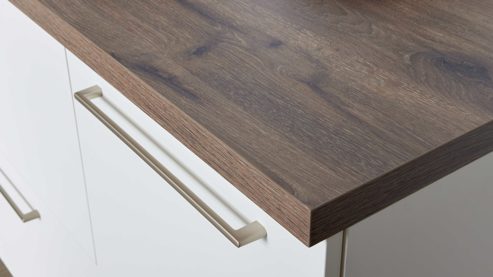 Einbauküche Interliving aus Holz in Weiß Interliving Küche Serie 3090 mit Side by Side Kühlschrank Magnolia – zweizeilig