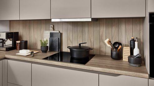 Einbauküche Nobilia® aus Holz in Beige nobilia® Einbauküche Senso mit Geräten Macchiato & Eiche Bergamo - Stellfläche ca. 185 x 369 cm