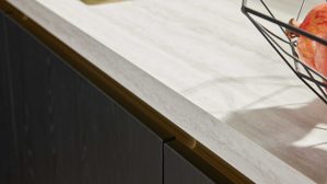 Einbauküche culineo® aus Holz in Schwarz Culineo® Einbauküche C382 mit Einbaugeräten Eiche Nero - Stellfläche ca. 335 x 305 cm