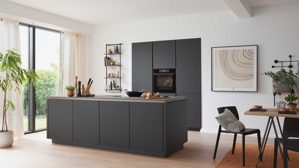 Einbauküche culineo® aus Holz in Schwarz Culineo® Einbauküche C357 mit XTRA CERAMIC Arbeitsplatte Mattschwarz - zweizeilig