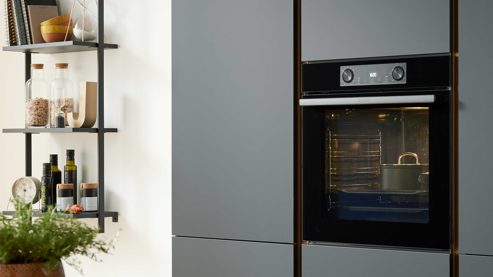 Einbauküche culineo® aus Holz in Schwarz Culineo® Einbauküche C357 mit XTRA CERAMIC Arbeitsplatte Mattschwarz - zweizeilig