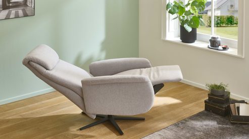 Relaxsessel COMFORT SMART aus Stoff in Hellgrau COMFORT SMART Viro - Relaxsessel mit Funktionen hellgrauer Bezug Simply Clean & schwarzer Sternfuß