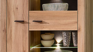 Vitrine Innostyle aus Holz in Holzfarben Wohnzimmer Serie Tina - Vitrine mit Beleuchtung Mauvella Eiche & Carbon - ca. 80 x 204 cm