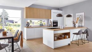 Einbauküche Nobilia® aus Holz in Weiß nobilia® Einbauküche Novalux mit gorenje Elektrogeräten Weiß & Eiche Como - zweizeilig