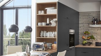 Einbauküche WERT KÜCHE® aus Holz in Schwarz WERT KÜCHE® Nova mit Constructa und privileg  Elektrogeräten Lavaschwarz & Alteiche Provence - Stellfläche ca. 225 x 363 cm