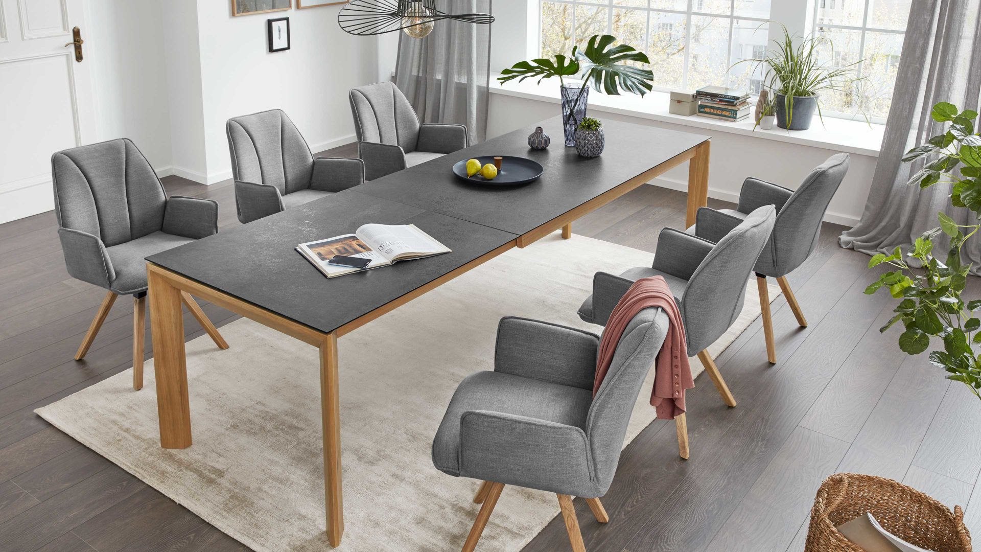 Auszugtisch Interliving aus Holz in Grau Interliving Esszimmer Serie 5102 – Auszugtisch V133 granitfarbenes HPL & Wildeiche – ca. 200-300 x 90 cm