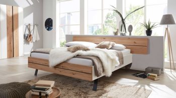 Bettgestell Interliving aus Holz in Holzfarben Interliving Schlafzimmer Serie 1019 – Bettgestell Wildeiche & weißer Mattlack –  Liegefläche ca. 180 x 200 cm