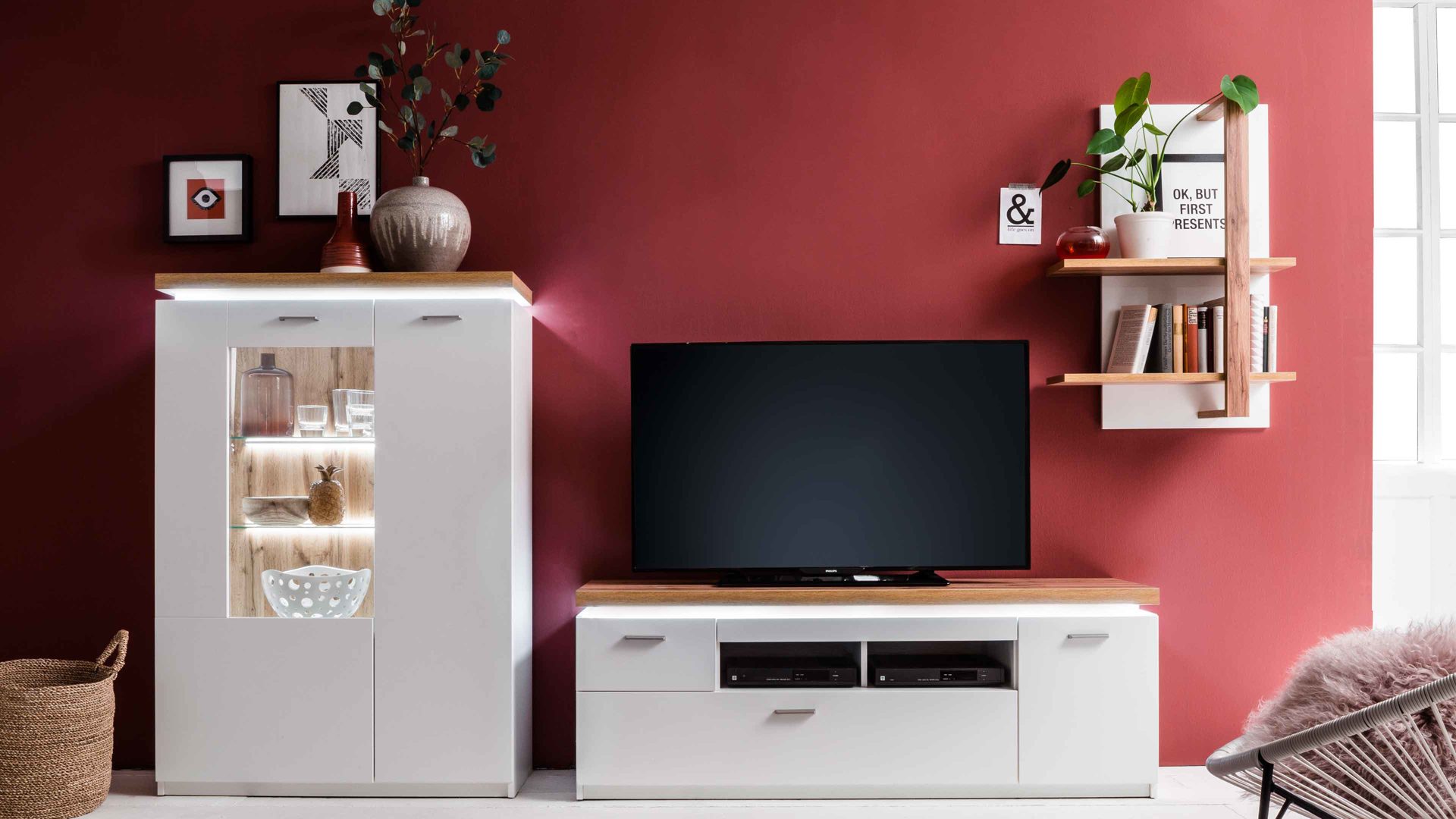 Wohnwand Mca furniture aus Holz in Weiß Wohnprogramm Cali - Wohnwand 02 Weiß & Wotan Eiche - dreiteilig, Breite ca. 324 cm