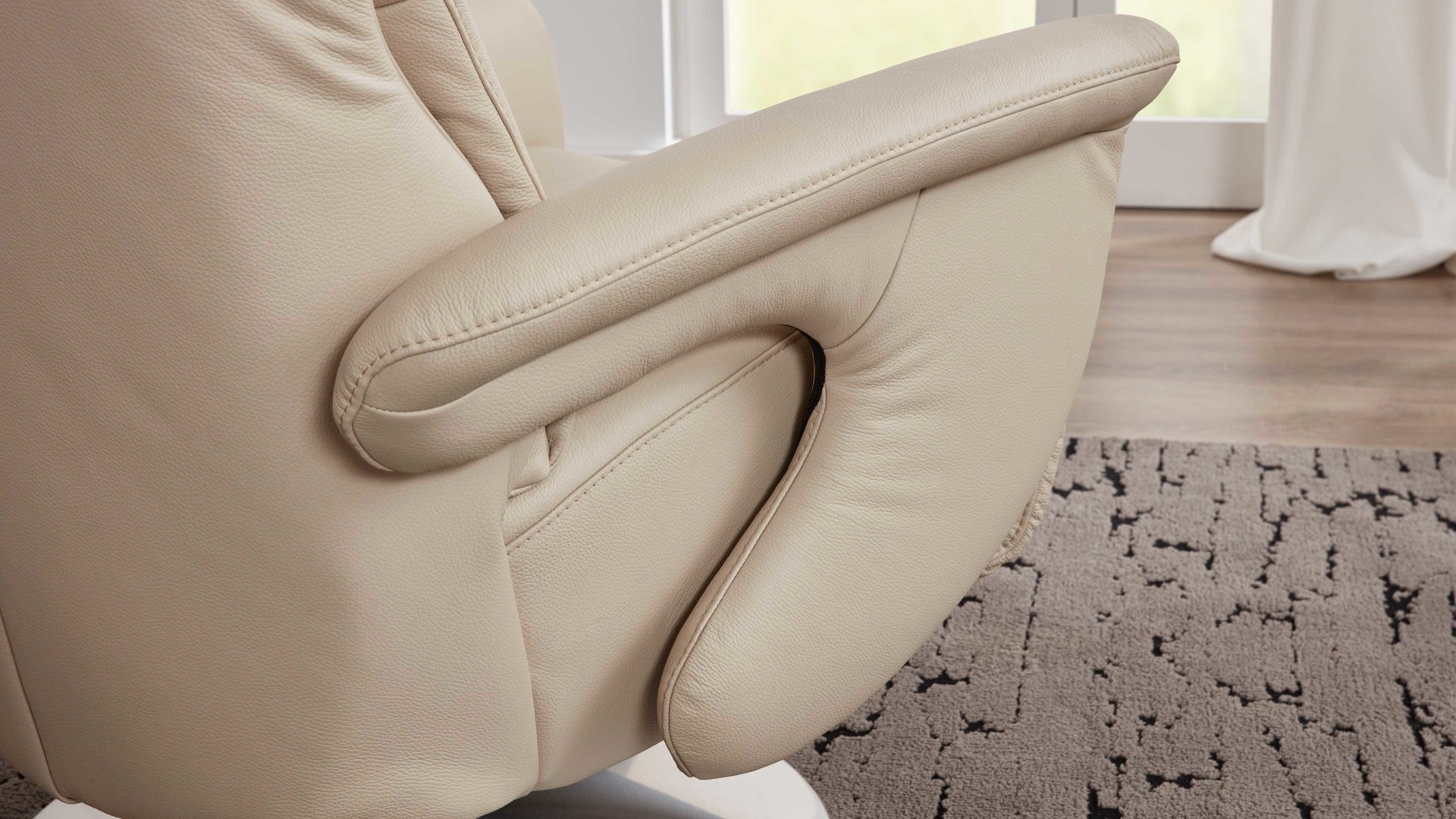 Relaxsessel comfortmaster besser sitzen, liegen, leben aus Leder in Beige Comfortmaster 7333 Easy-Swing-Sessel 36N als Sitzmöbel marmorfarbenes LongLife-Leder LG 18 & Metall-Tellerfuß