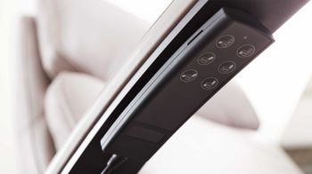 Relaxsessel Interliving aus Leder in Hellgrau Interliving Sessel Serie 4541 – Relaxsessel F motorisch - granitfarbenes LongLife-Leder Credo & Sternfuß V4S