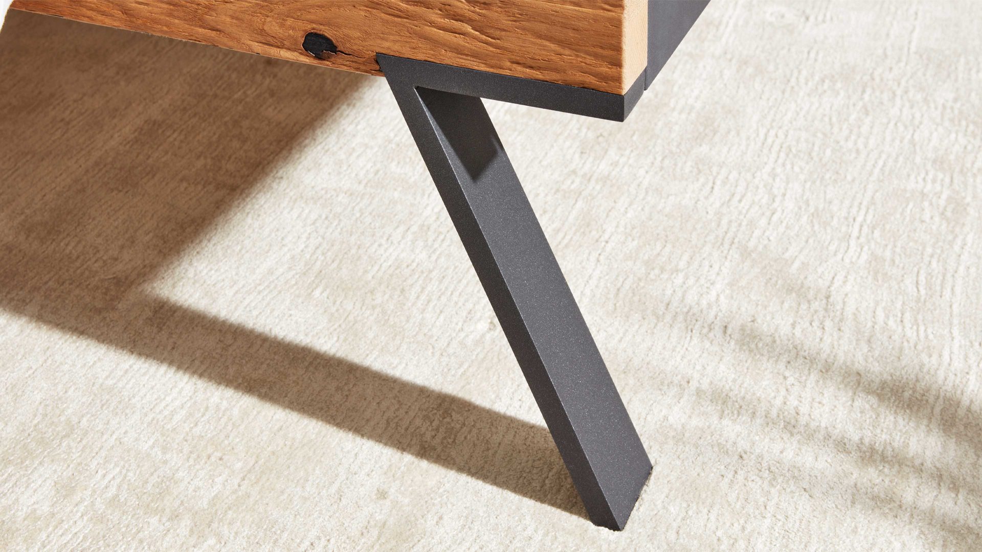 Bettgestell Interliving aus Holz in Dunkelgrau Interliving Schlafzimmer Serie 1025 – Bettgestell 530341 Graphit & Balkeneiche gehackt - Liegefläche ca. 180 x 200 cm