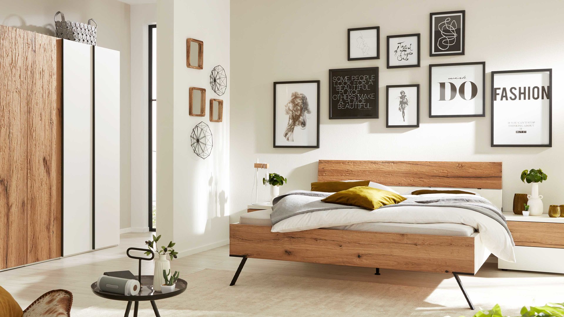 Bettgestell Interliving aus Holz in Weiß Interliving Schlafzimmer Serie 1025 – Bettgestell Liegefläche ca. 200 x 200 cm - Weiß & Balkeneiche gehackt