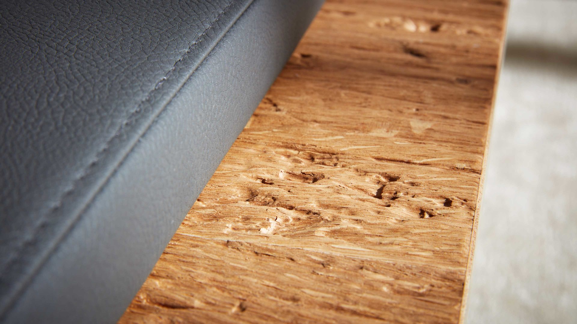 Polsterbank Interliving aus Stoff in Dunkelgrau Interliving Schlafzimmer Serie 1025 – Bettbank 530770 graphitfarbenes Kunstleder & Balkeneiche gehackt - Länge ca. 140 cm