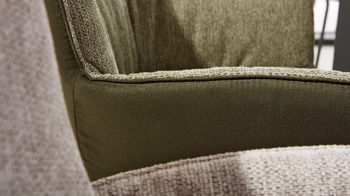 Polsterstuhl Interliving aus Stoff in Grün Interliving Esszimmer Serie 5111 – Schalensessel 9222-04 Rückholfunktion - grüne Bezugkombi 955 & schwarzes Eisen