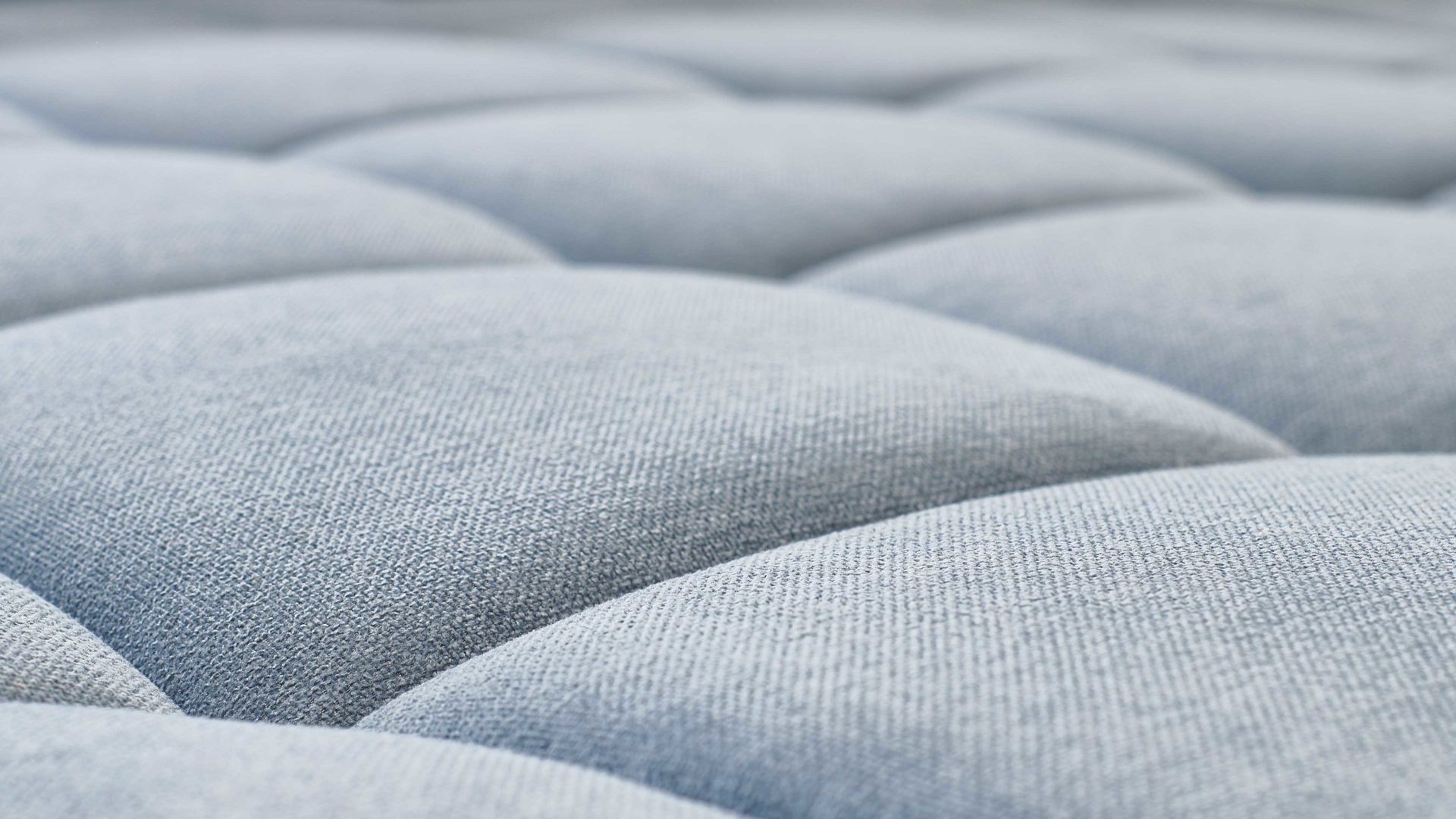 Polsterhocker modulmaster aus Stoff in Hellblau Modulmaster MM-MP1075 - XXL-Polsterhocker schwarze Metallfüße & stahlfarbene Chenille Nemo - ca. 126 x 76 cm