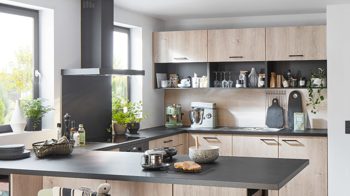 Einbauküche Nobilia® aus Holz in Holzfarben nobilia® Einbauküche Natura mit PROGRESS Elektrogeräten Eiche Montral & Schwarz - zweizeilig