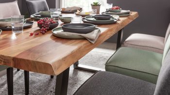 Esstisch Mca direkt aus Holz in Holzfarben Esstisch-Serie Calabria Akazie & anthrazitfarbenes Trapezgestell - ca. 220 x 100 cm