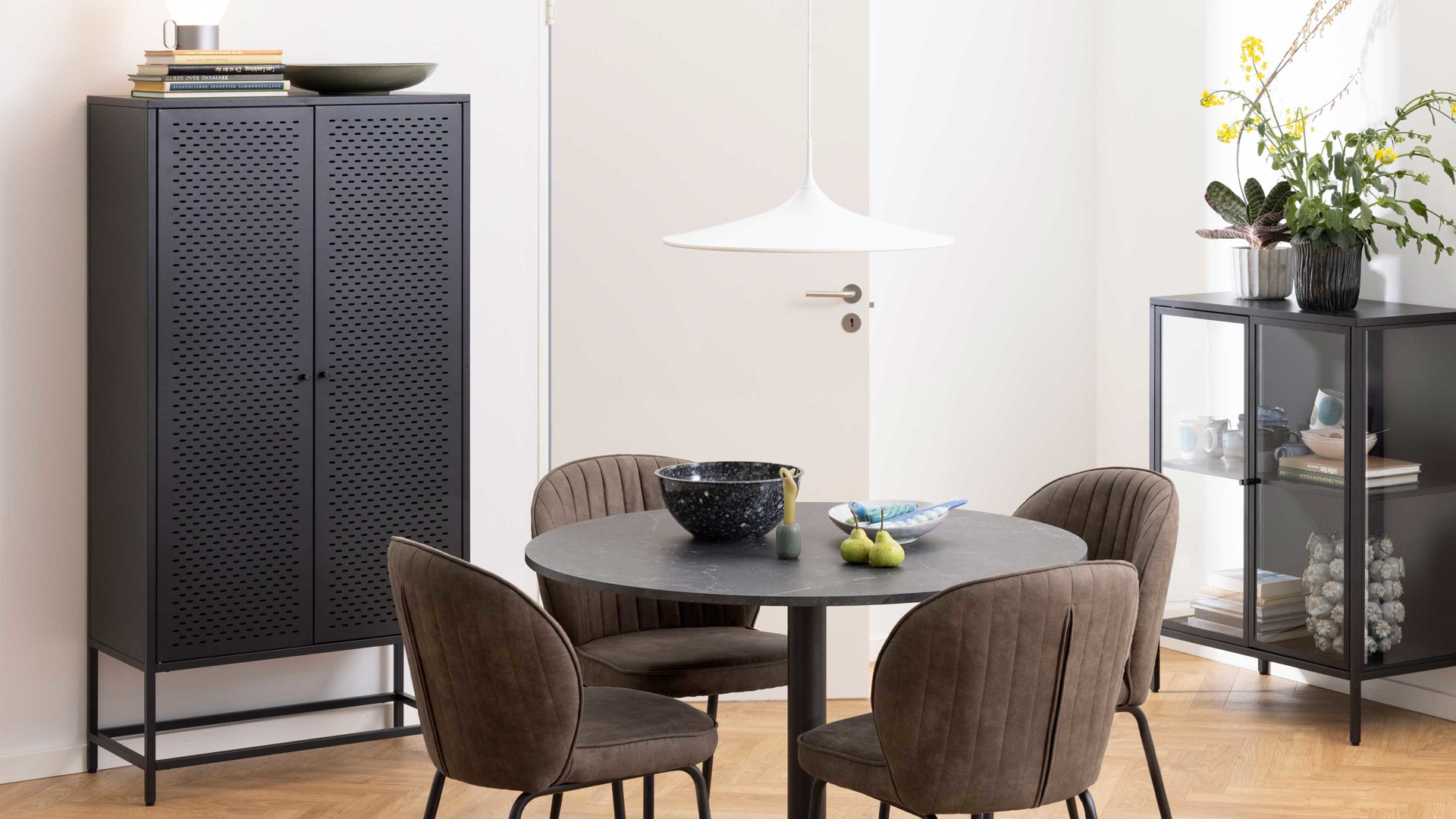 Einzelschrank Actona group aus Metall in Schwarz Metallmöbel Newcastle - Schrank schwarzes Metall - zwei Türen, Breite ca. 80 cm