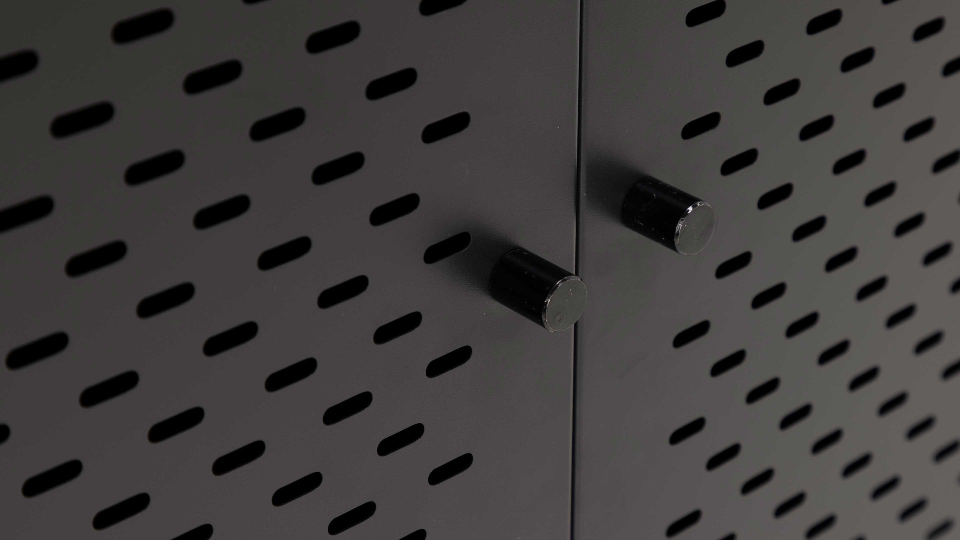 Einzelschrank Actona group aus Metall in Schwarz Metallmöbel Newcastle - Schrank schwarzes Metall - zwei Türen, Breite ca. 80 cm