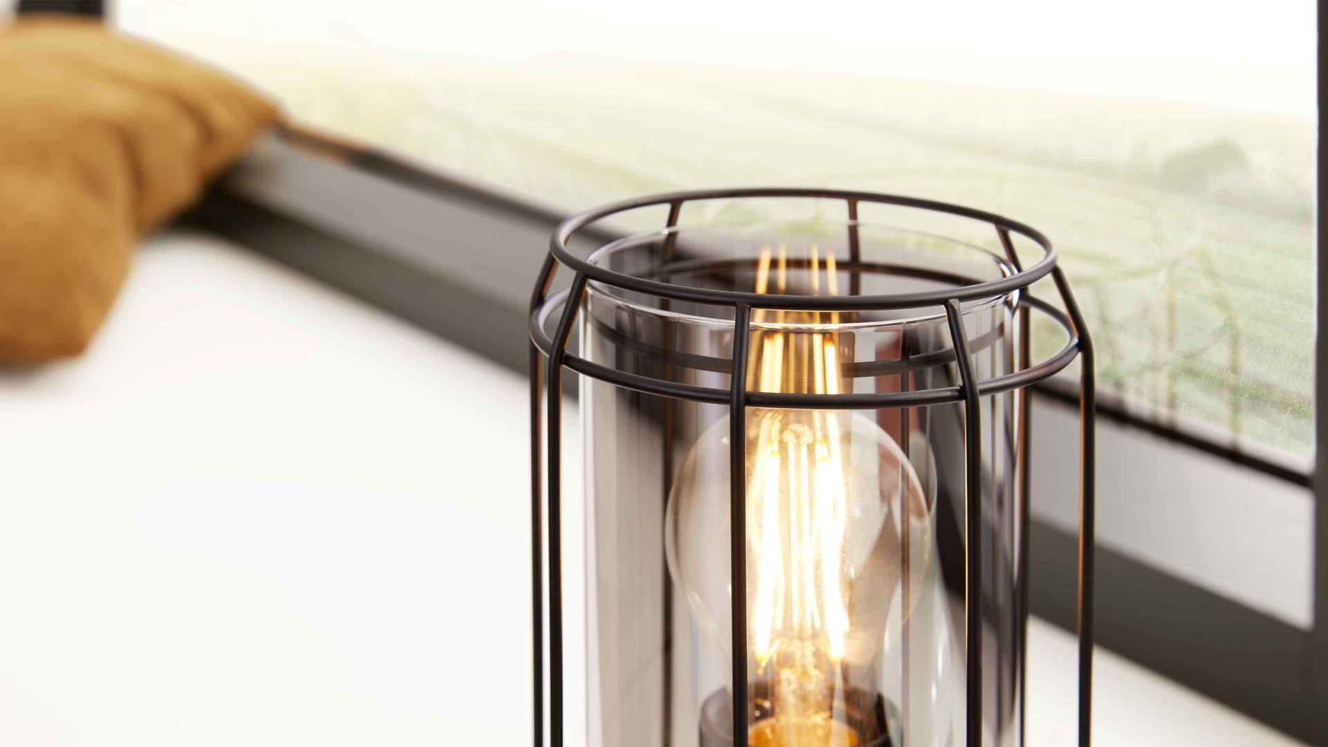 Tischleuchte Interliving aus Glas in Grau Interliving Leuchten Serie 9331 - Tischleuchte Rauchglas & Mattschwarz – Höhe ca. 20 cm