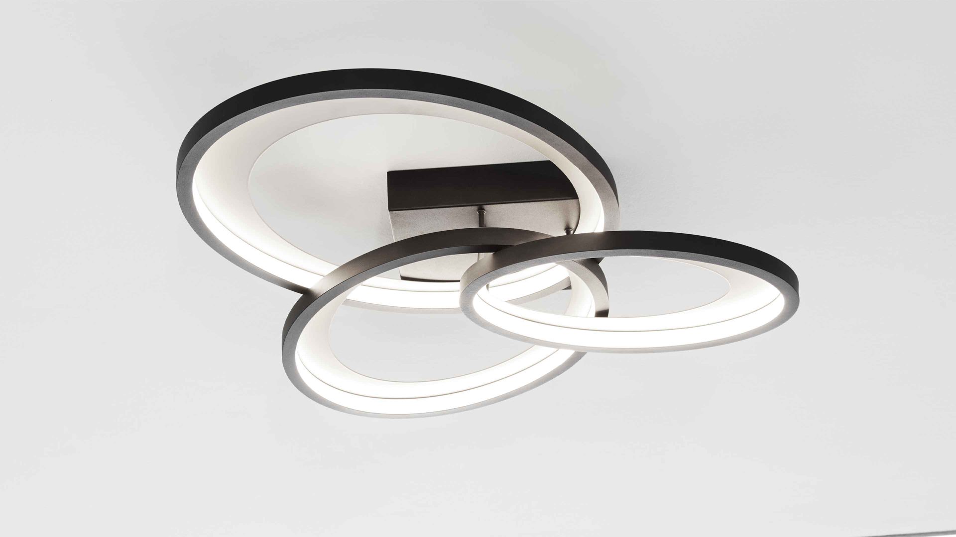 Deckenleuchte Interliving aus Metall in Schwarz Interliving Leuchten Serie 9337 - Deckenleuchte Mattschwarz & Gold – ca. 69 x 60 cm