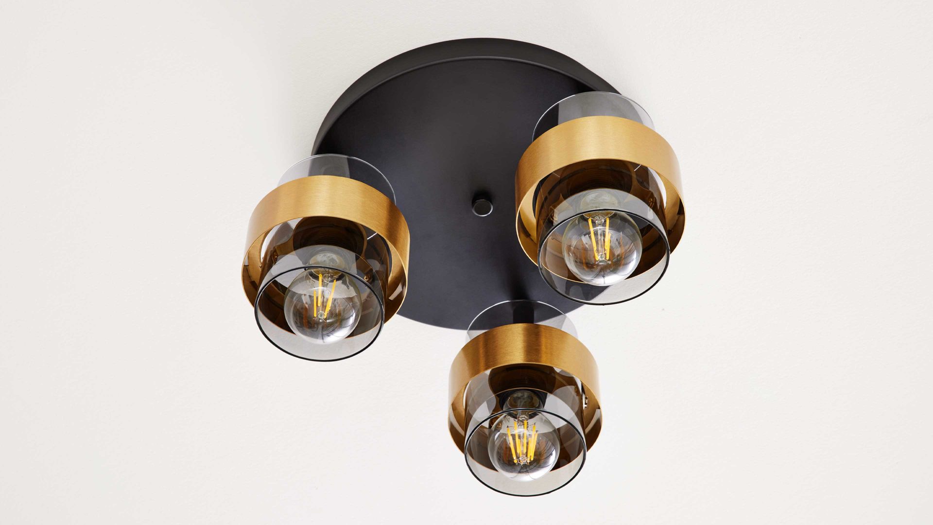 Deckenleuchte Interliving aus Glas in Grau Interliving Leuchten Serie 9333 - Deckenleuchte Rauchglas & Messing – Durchmesser ca. 37 cm