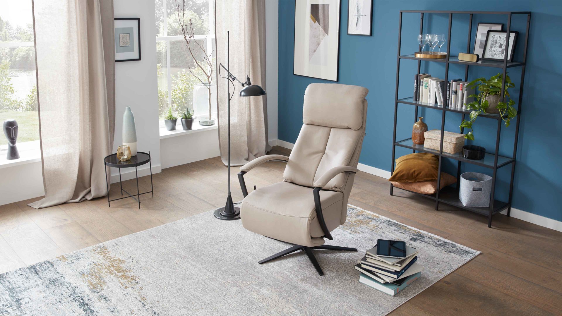 Relaxsessel comfortmaster besser sitzen, liegen, leben aus Leder in Hellgrau Comfortmaster CM-HU1157 - Relaxsessel B perlfarbenes LongLife-Leder Vivre & schwarzer Sternfuß - Ergonomie XL