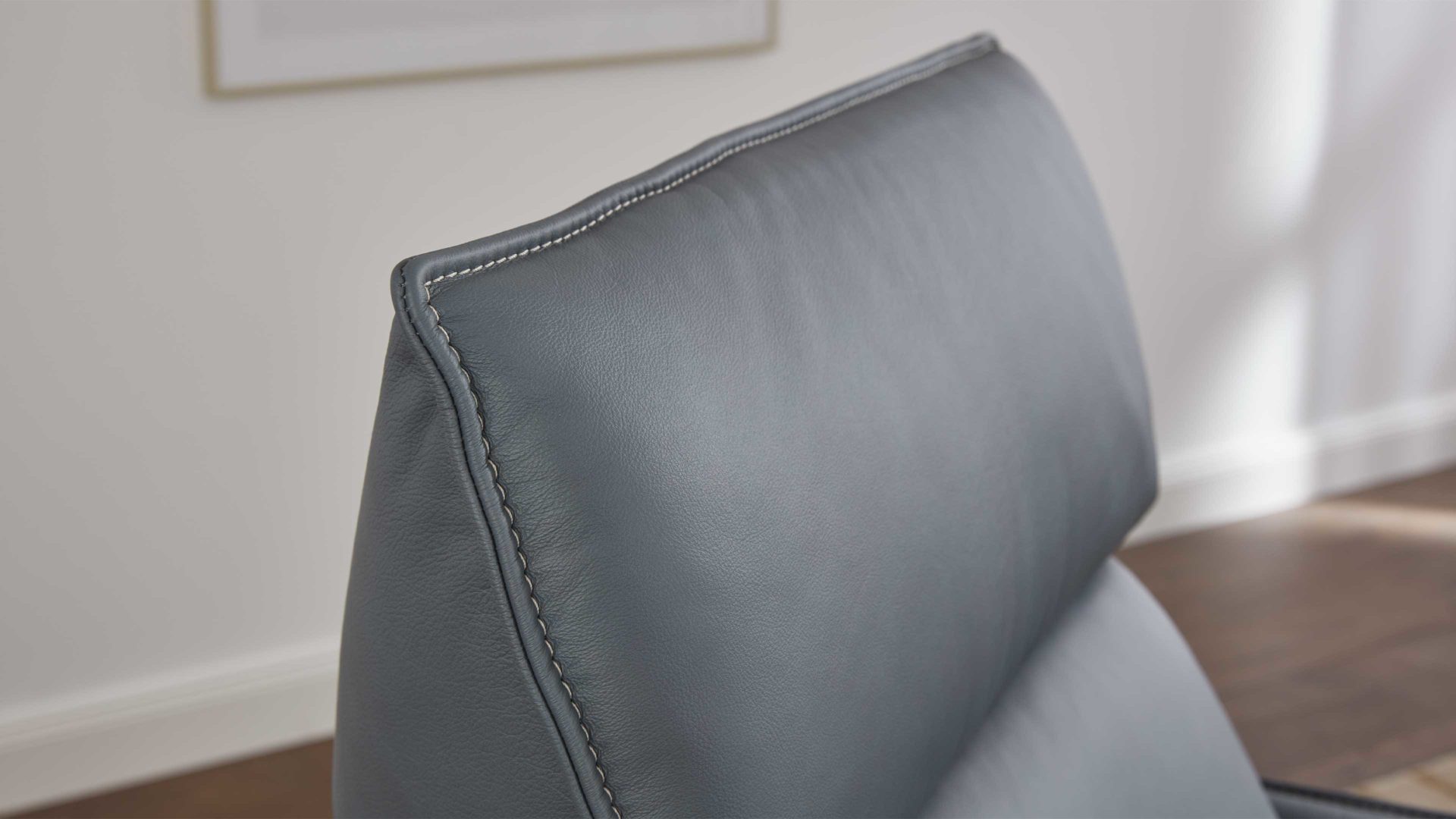 Relaxsessel comfortmaster besser sitzen, liegen, leben aus Leder in Hellblau Comfortmaster 7267 - Relaxsessel 24L44 manuell - seefarbenes LongLife-Leder & anthrazitfarbener Sternfuß