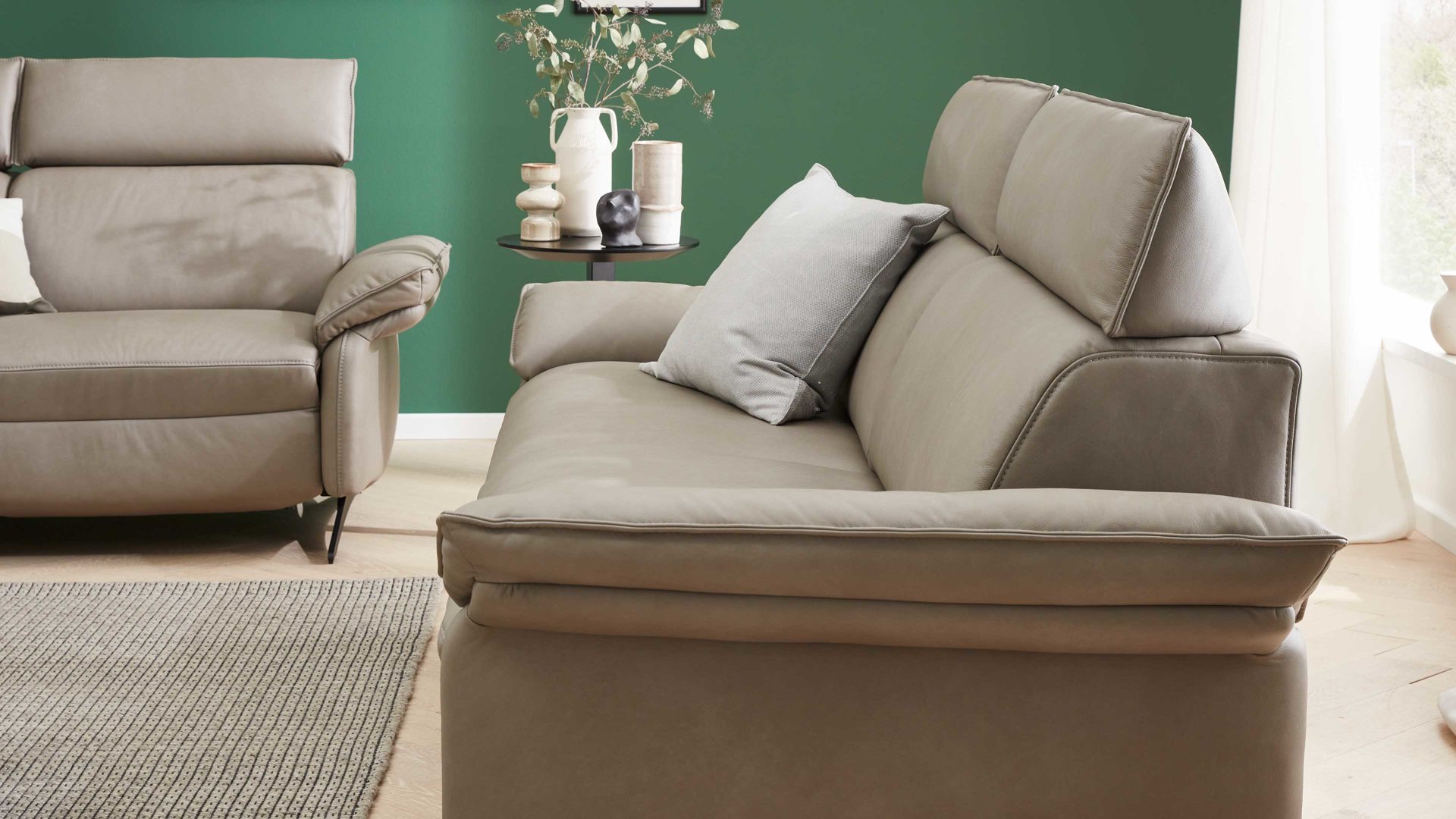 Dreisitzer comfortmaster besser sitzen, liegen, leben aus Leder in Beige Comfortmaster Spektra 1267 - Dreisitzer stahlfarbenes LongLife-Leder - Länge ca. 223 cm