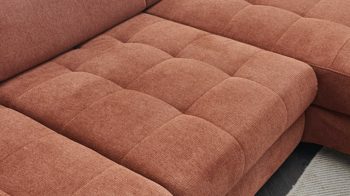 Ecksofa KAWOO aus Stoff in Orange KAWOO Polsterprogramm Torino XC - Ecksofa kupferfarbenes Flachgewebe Paris 83 & schwarze Metallfüße – Stellfläche ca. 312 x 186 cm