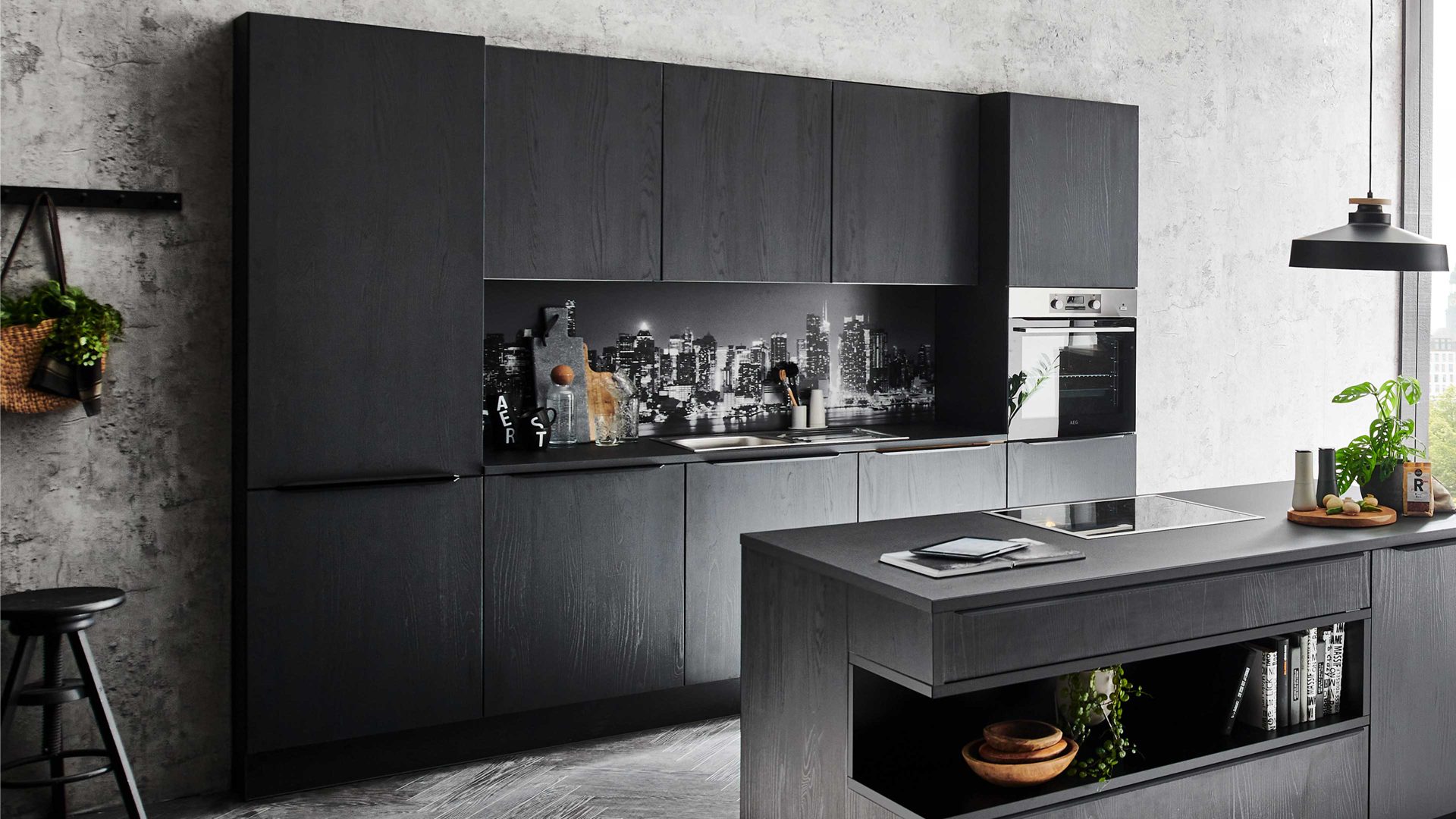 Einbauküche Nolte® küchen aus Holz in Schwarz nolte® Einbauküche Manhattan mit AEG Einbaugeräten Eiche Nero – dreizeilig