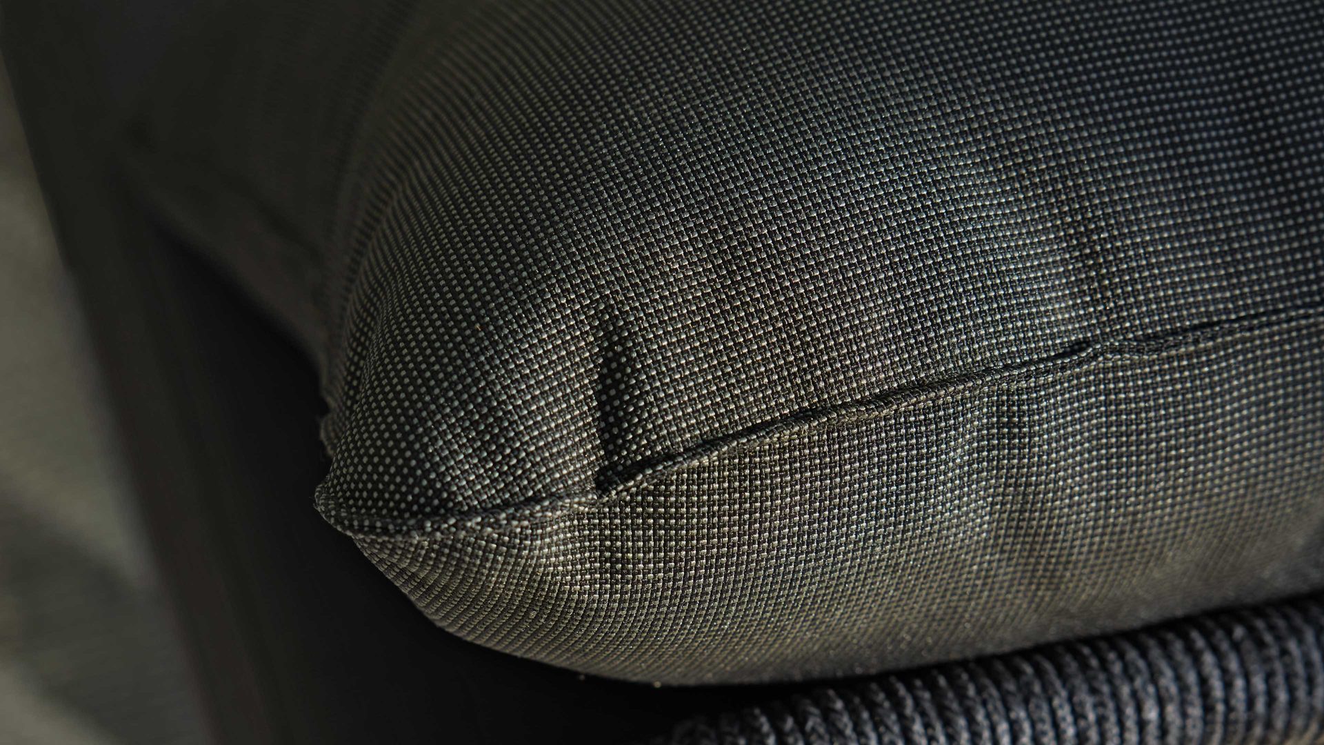 Gartensofa Interliving aus Kunstfaser in Dunkelgrau Interliving Gartenmöbel Serie 7005 - Modul G729 links, graues Kordelgeflecht & dunkelgrauer Olefinbezug - Breite ca. 130 cm