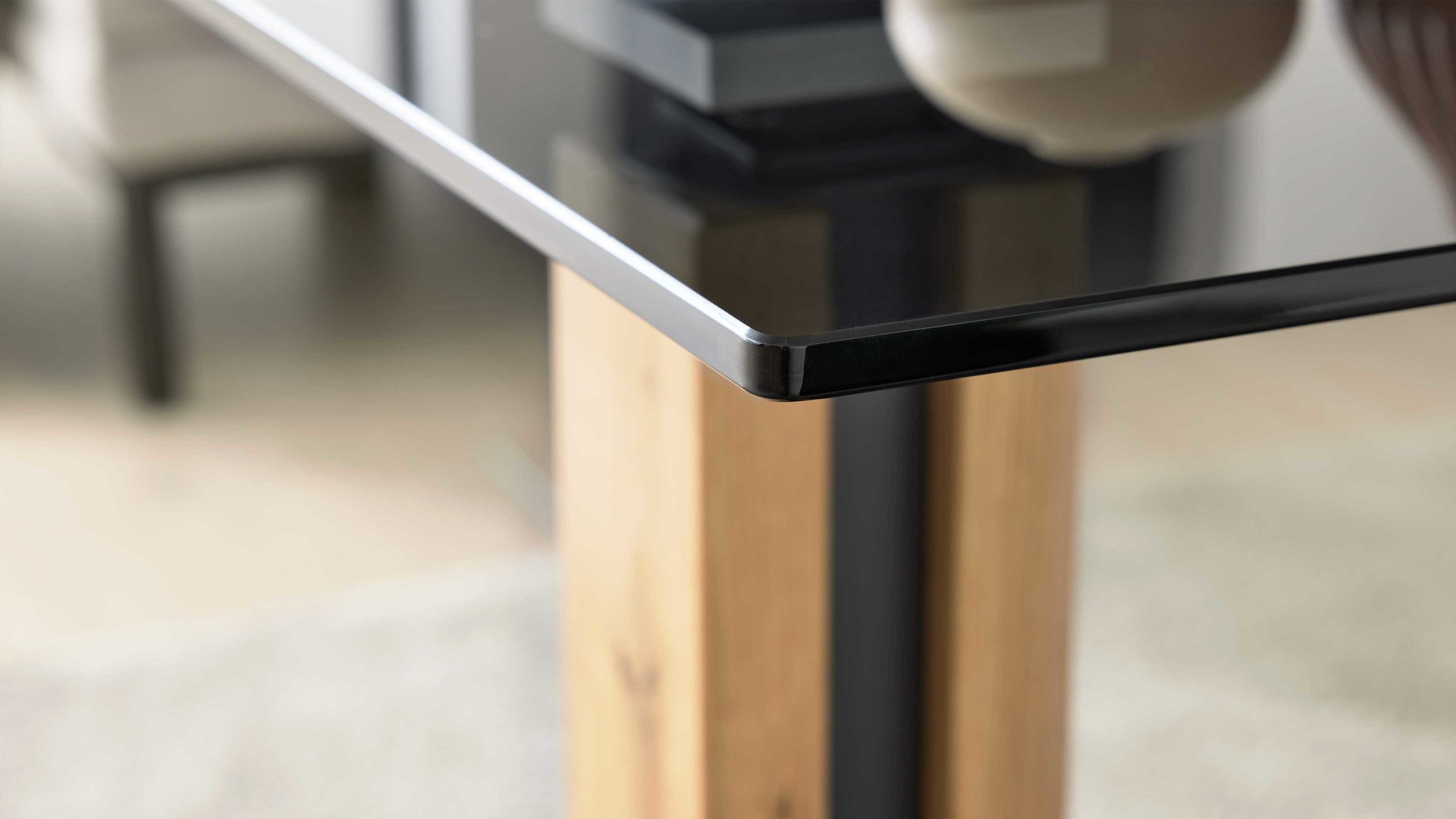 Beistelltisch Interliving aus Glas in Dunkelgrau Interliving Couchtisch Serie 6211 - Beistelltisch graues Parsolglas & Wildeiche - ca. 55 x 47 cm