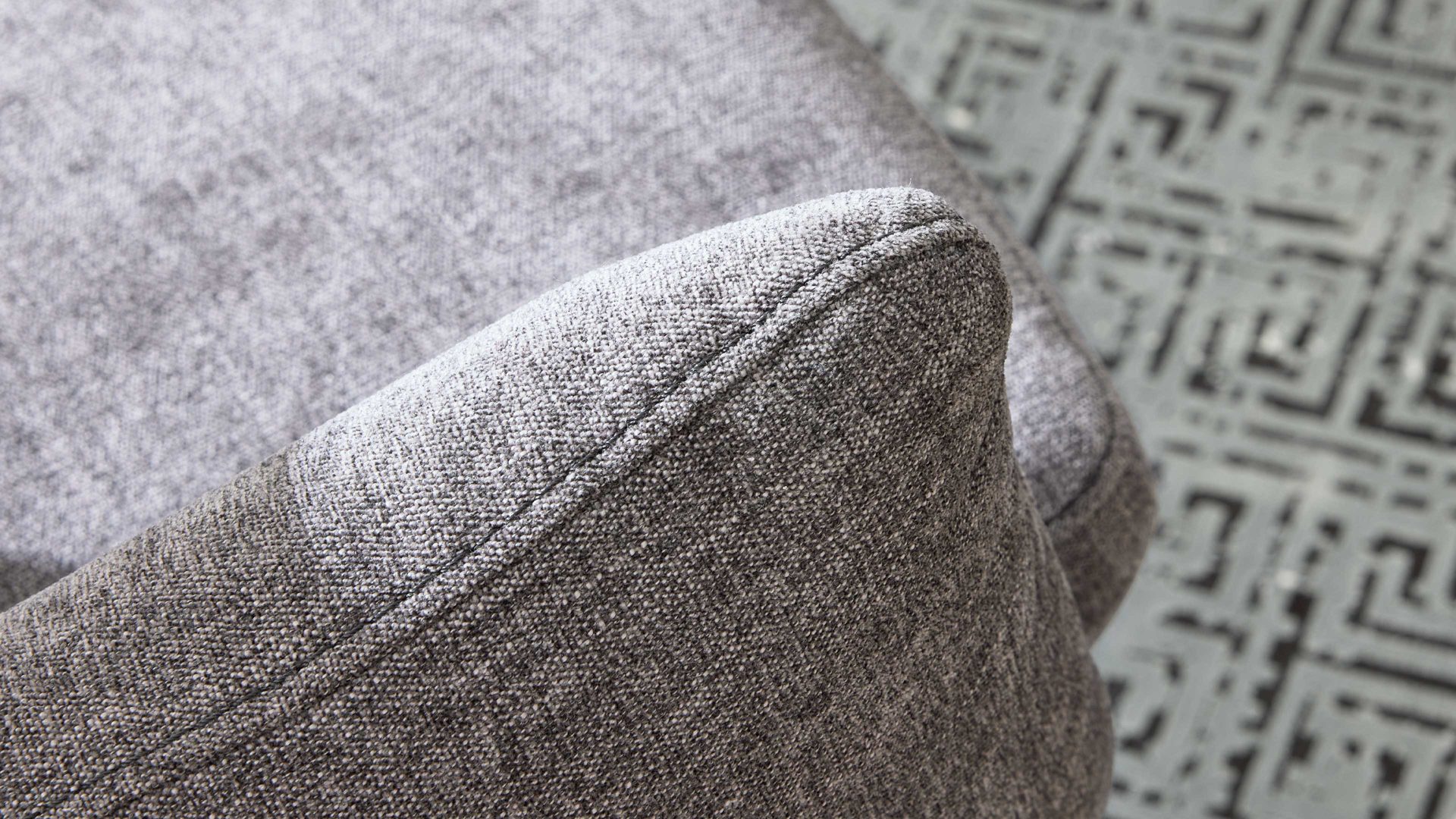 Polsterstuhl Interliving aus Stoff in Grau Interliving Esszimmer Serie 5504 - Armlehnstuhl grauer Bezug Concrete DCT 99 & schwarzer Drehfuß S 349