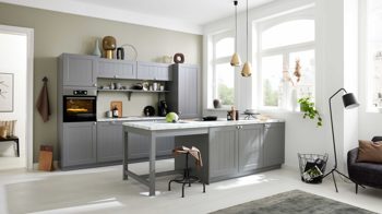 Einbauküche WERT KÜCHE® aus Holz in Dunkelgrau WERT KÜCHE® Carina mit AEG Einbaugeräten Achatgrau Satin & Marmor bianco - zweizeilig