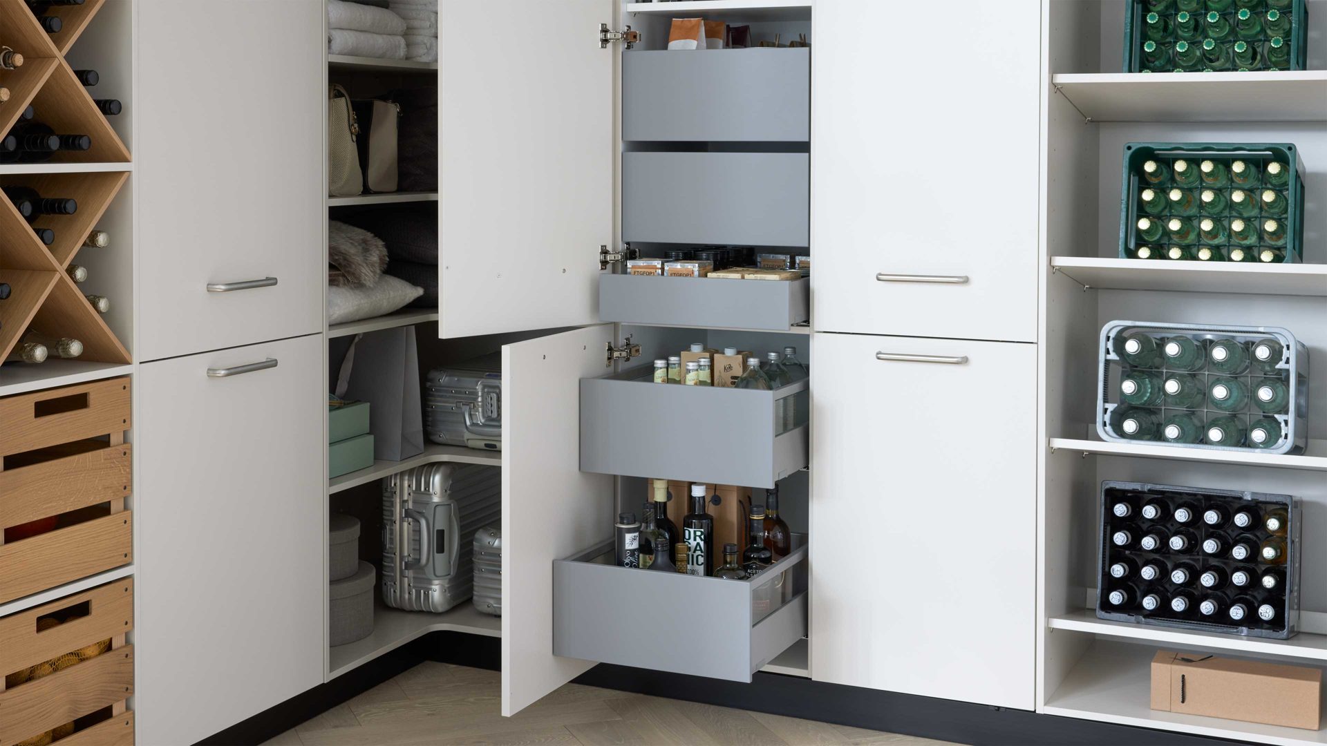 Einbauküche WERT KÜCHE® aus Holz in Weiß WERT KÜCHE® Nova - Hauswirtschaftsraumlösung Muschelweiß - Stellfäche ca. 195 x 258 cm