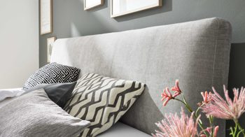 Bettgestell Interliving aus Stoff in Hellgrau Interliving Bettensystem Serie 1416 - Polsterbettgestell silberfarbener Bezug Balu 331002 - Liegefläche ca. 180 x 200 cm