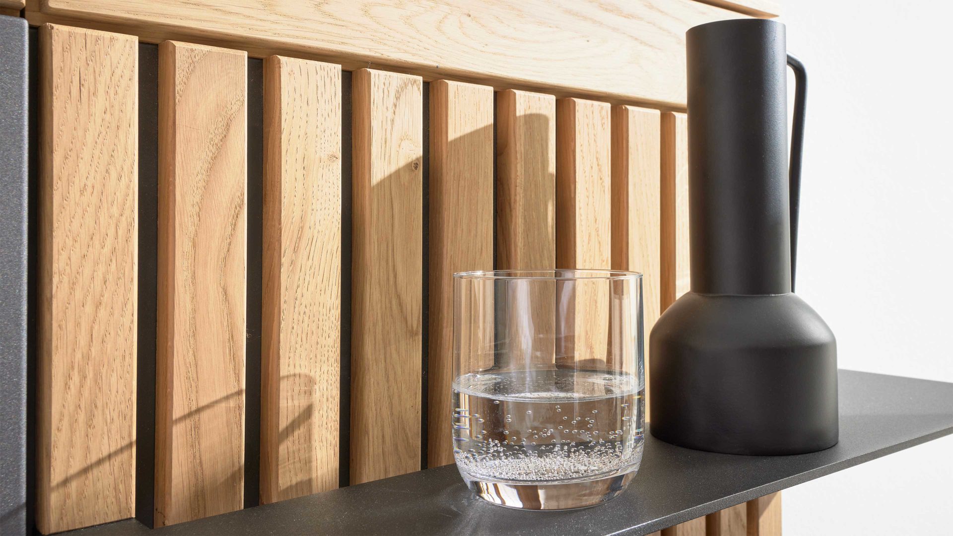 Paneel Interliving aus Holz in Holzfarben Interliving Schlafzimmer Serie 1029 – Aufsatzpaneel 528146 rechts - Wildeiche & Graphit