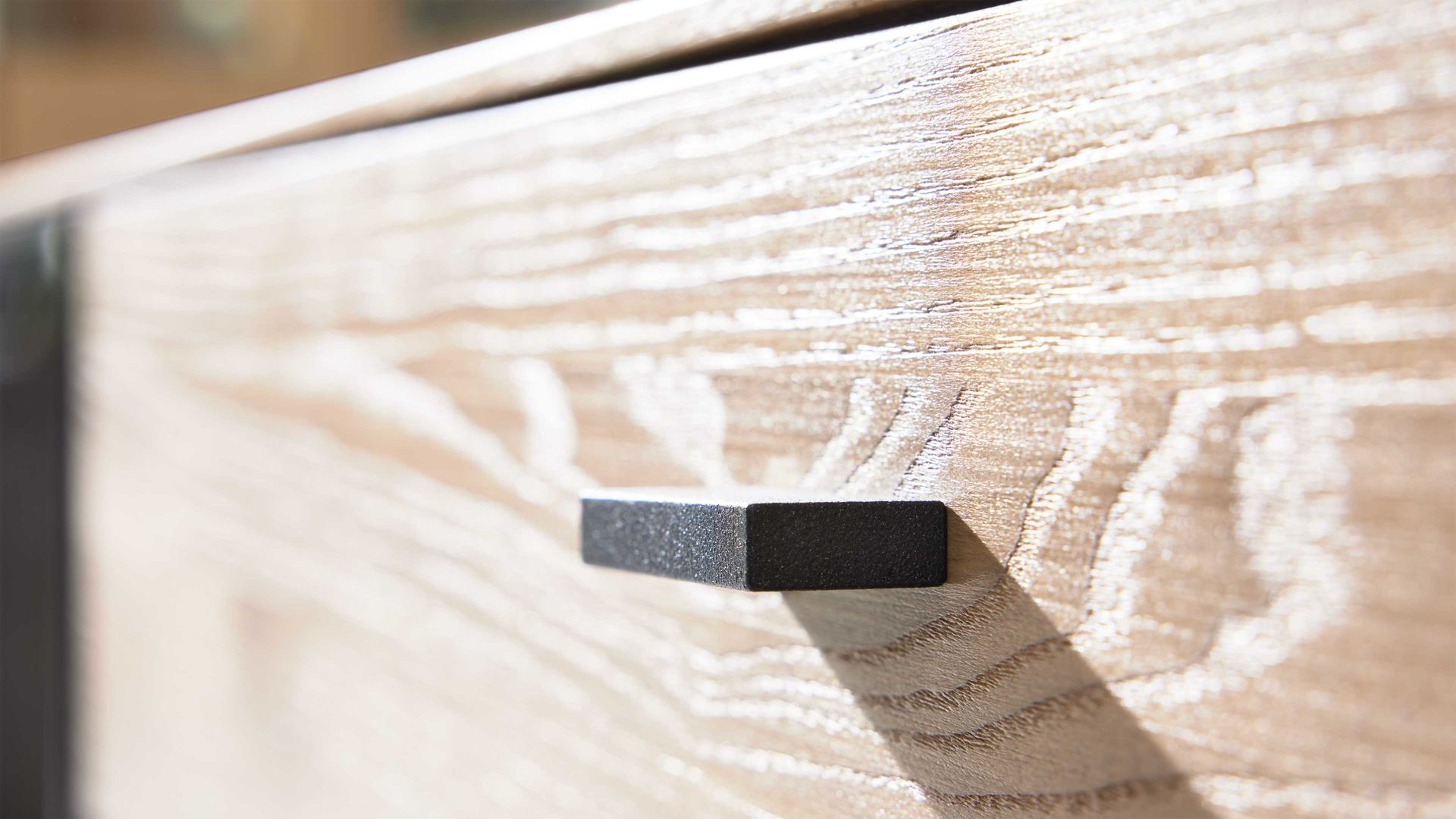 Lowboard Interliving aus Holz in Holzfarben Interliving Wohnzimmer Serie 2025 - Lowboard 31 Wildeiche, Anthrazit & Kork - Breite ca. 175 cm