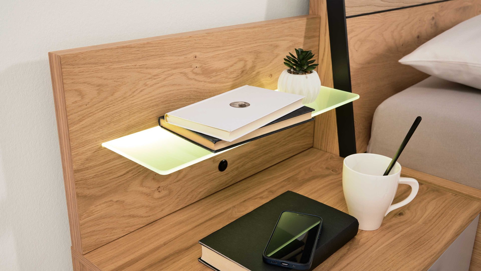 Möbelbeleuchtung Interliving aus Kunststoff in Weiß Interliving Kleiderschrank Serie 1207 – Glasbodenbeleuchtung 80029 für ca. 60 cm Breite